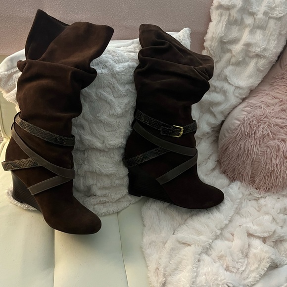 Colin Stuart Brown Suede Strappy Scrunch Knee High Wedge Boots Sz 11B - Picture 11 of 14